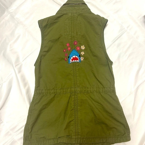Abercrombie and Fitch vintage hand sewn DIY-  crafted shark vest size S - Picture 4 of 7